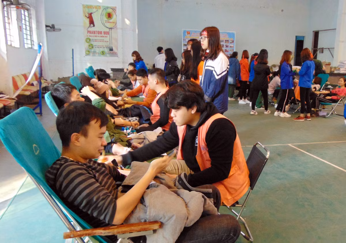 Trong ngày hội Chủ nhật Đỏ đã tiếp nhận gần 1.000 đơn vị máu (Ảnh: CTV)