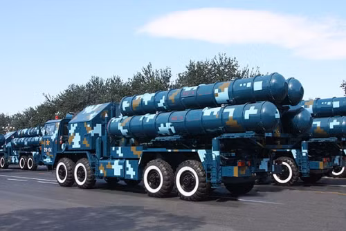 Tên lửa phòng không tầm xa HQ-9 của Trung Quốc.