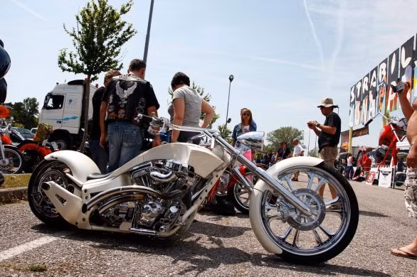 Chiêm ngưỡng hàng nghìn mô tô khủng xuất hiện tại lễ hội Biker Fest ảnh 11 Chiêm ngưỡng hàng nghìn mô tô khủng xuất hiện tại lễ hội Biker Fest ảnh 11