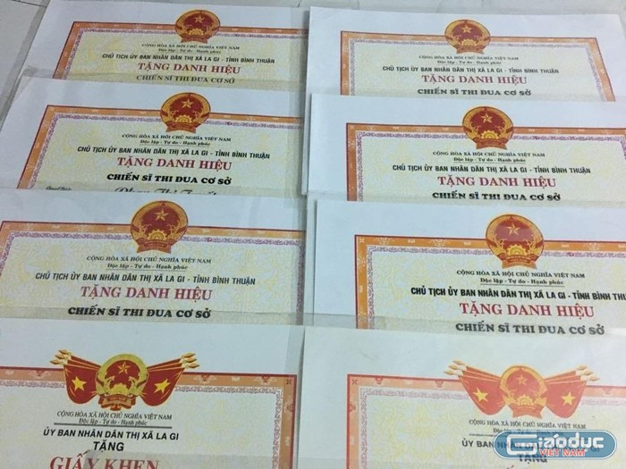 Giáo viên khó có cơ hội chạm tay vào danh hiệu Chiến sĩ thi đua (Ảnh minh họa)