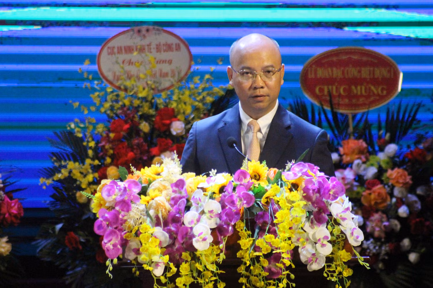 Phó Giáo sư Nguyễn Hữu Huế - Bí thư Đảng ủy, Chủ tịch Hội đồng Trường Đại học Thủy lợi phát biểu giao nhiệm vụ cho tân Phó Hiệu trưởng. Ảnh: Trung Dũng