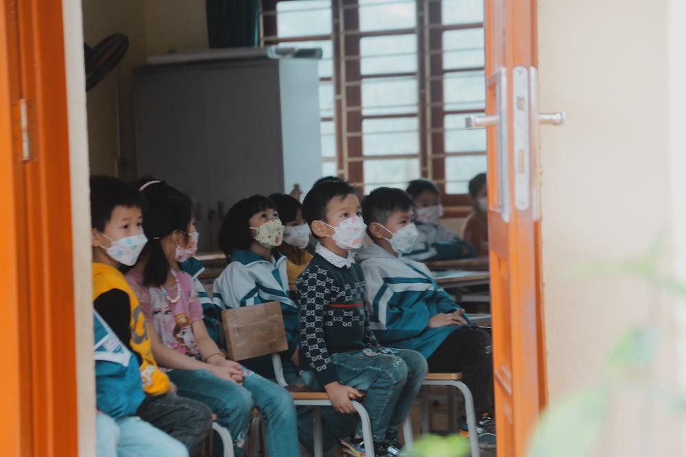 Sự kiện “Mắt Thơ” được tổ chức bởi hai dự án TRANG HOA và S’amour Project, lấy cảm hứng từ đôi mắt ngây thơ, rạng ngời của những em bé.