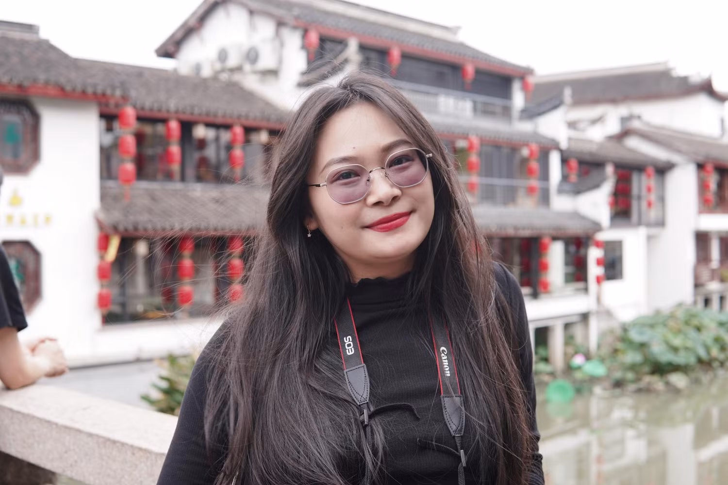 Bùi Thị Mỹ Điệp đã xuất sắc đạt được học bổng du học toàn phần hệ thạc sĩ cho ngành giáo dục Hán ngữ quốc tế của Đại học Thượng Hải (Trung Quốc) (Ảnh: NVCC).