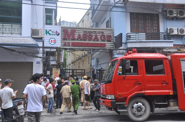 Xe cứu hỏa đến hiện trường