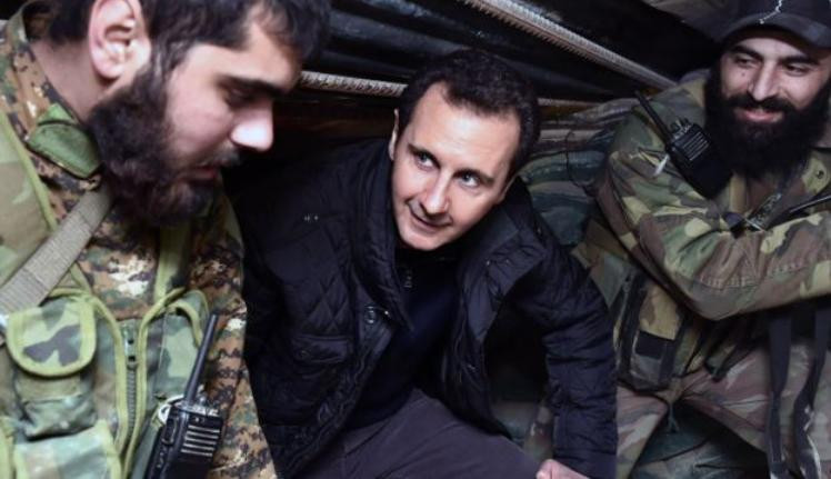 Tổng thống Syria Bashar Assad trong một lần thăm Quân đội Syria Tổng thống Syria Bashar Assad trong một lần thăm Quân đội Syria