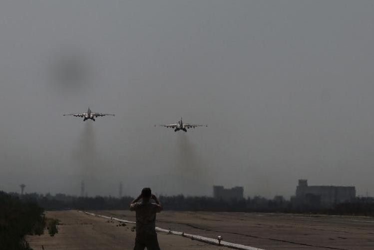Nga không kích IS ở Syria Nga không kích IS ở Syria