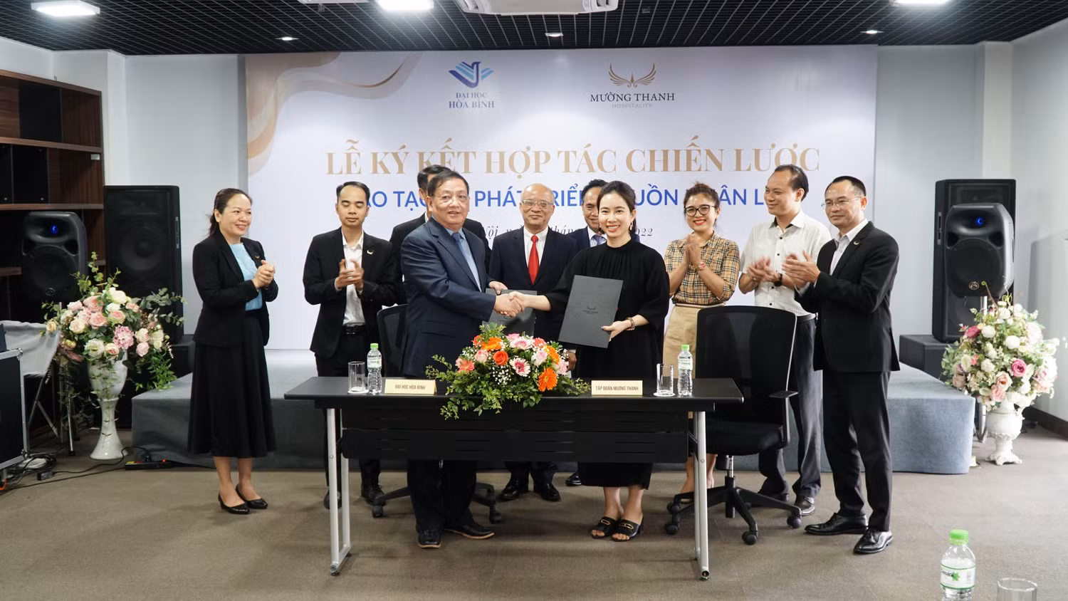 Hai bên kí kết hợp tác chiến lược đào tạo và phát triển nguồn nhân lực trong lĩnh vực Du lịch. Ảnh: NTCC