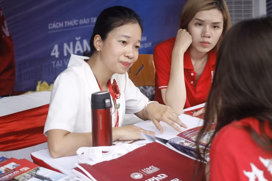 Hiện nay đang là thời gian thí sinh đăng ký xét tuyển đại học, cao đẳng sẽ được điều chỉnh nguyện vọng đăng ký xét tuyển theo hai hình thức: trực tuyến và phiếu đăng ký xét tuyển. (Ảnh minh họa: Thùy Linh)