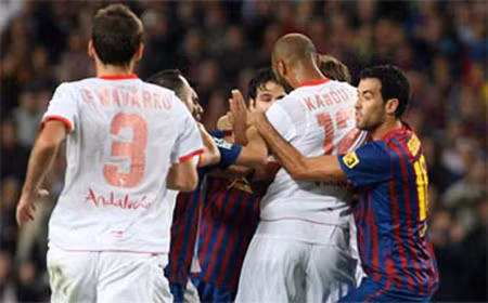 Fabregas 'giải trình' vụ gọi Kanoute là tên khủng bố ảnh 1