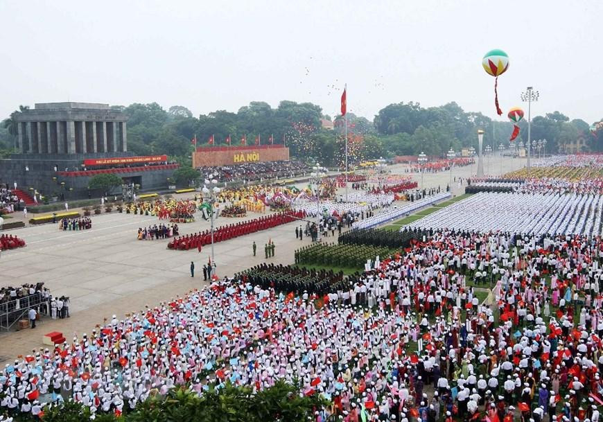 76 năm đã qua, tinh thần của Cách mạng Tháng Tám, chân lý của Chủ tịch Hồ Chí Minh: “Không có gì quý hơn độc lập, tự do” vẫn luôn ngời sáng trong sự nghiệp đấu tranh giành độc lập, thống nhất, bảo vệ và thực hiện thắng lợi công cuộc xây dựng một nước Việt Nam hòa bình, thống nhất, độc lập, dân chủ và giàu mạnh của toàn dân tộc dưới sự lãnh đạo của Đảng Cộng sản Việt Nam quang vinh. (Ảnh: Nhan Sáng/TTXVN) 76 năm đã qua, tinh thần của Cách mạng Tháng Tám, chân lý của Chủ tịch Hồ Chí Minh: “Không có gì quý hơn độc lập, tự do” vẫn luôn ngời sáng trong sự nghiệp đấu tranh giành độc lập, thống nhất, bảo vệ và thực hiện thắng lợi công cuộc xây dựng một nước Việt Nam hòa bình, thống nhất, độc lập, dân chủ và giàu mạnh của toàn dân tộc dưới sự lãnh đạo của Đảng Cộng sản Việt Nam quang vinh. (Ảnh: Nhan Sáng/TTXVN)