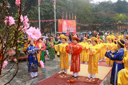 Tưng bừng lễ hội Đống Đa.