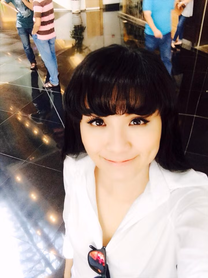 Diễm Hương tỏ ra khá vui vẻ và thoải mái sau scandal ly hôn