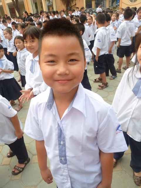 “Ước mơ của em” đã tạo ra nhiều hiệu ứng tốt, hướng các em đến những bài học giá trị về lòng yêu thương con người, sẻ chia đối với những em không may mắn. Sau khi phát động tại Trường Tiểu học Dịch vọng A, báo GDVN đã nhận được hàng chục bức vẽ đầy ngộ nghĩnh, đáng yêu, phong phú về ý tưởng, ước mơ… “Ước mơ của em” đã tạo ra nhiều hiệu ứng tốt, hướng các em đến những bài học giá trị về lòng yêu thương con người, sẻ chia đối với những em không may mắn. Sau khi phát động tại Trường Tiểu học Dịch vọng A, báo GDVN đã nhận được hàng chục bức vẽ đầy ngộ nghĩnh, đáng yêu, phong phú về ý tưởng, ước mơ…