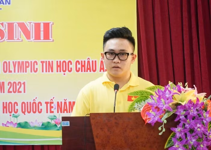 Trương Văn Quốc Bảo - học sinh lớp 12, Trường Trung học phổ thông chuyên Phan Bội Châu, tỉnh Nghệ An. (Ảnh: NVCC). Trương Văn Quốc Bảo - học sinh lớp 12, Trường Trung học phổ thông chuyên Phan Bội Châu, tỉnh Nghệ An. (Ảnh: NVCC).