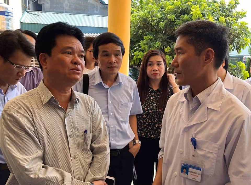 Thứ trưởng Bộ Y tế - ông Phạm Lê Tuấn kiểm tra công tác y tế cơ sở tại tỉnh Yên Bái. ảnh: moh.gov.vn Thứ trưởng Bộ Y tế - ông Phạm Lê Tuấn kiểm tra công tác y tế cơ sở tại tỉnh Yên Bái. ảnh: moh.gov.vn