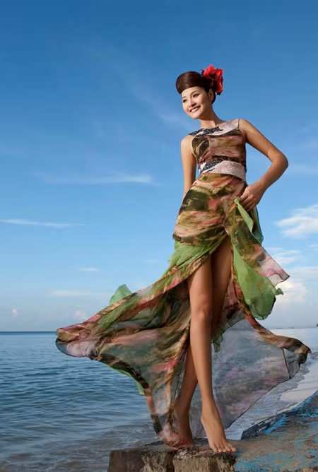 Vóc dáng cao, thanh mảnh, mẹ thiên nhiên cũng ưu ái Hương Giang khi trao cho cô cặp chân dài thon thả Vóc dáng cao, thanh mảnh, mẹ thiên nhiên cũng ưu ái Hương Giang khi trao cho cô cặp chân dài thon thả