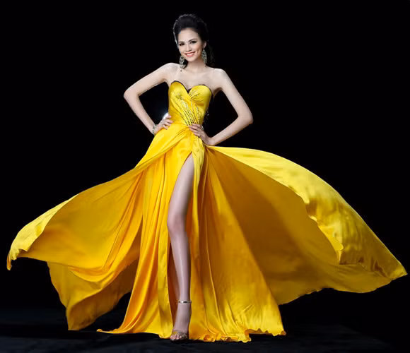Diễm Hương có ngực - hông - vòng ba đều gọn gàng, cặp đùi cũng gọn, thế nên cô đoạt được danh hiệu Mỹ nhân bikini cũng xứng đáng. Diễm Hương có ngực - hông - vòng ba đều gọn gàng, cặp đùi cũng gọn, thế nên cô đoạt được danh hiệu Mỹ nhân bikini cũng xứng đáng.
