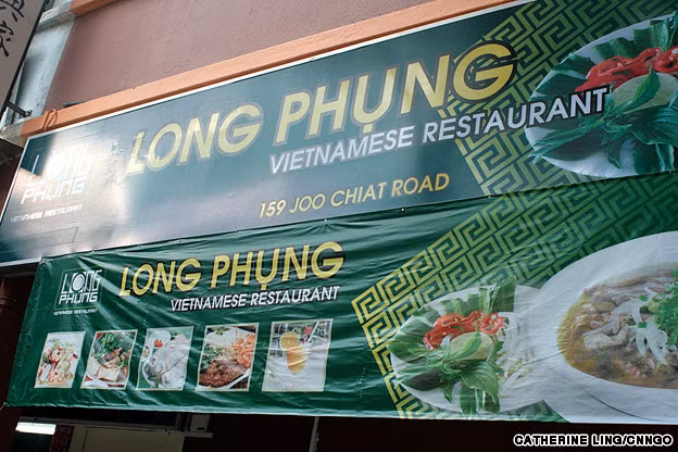 Một nhà hàng Việt Nam ở Joo Chiat. Một nhà hàng Việt Nam ở Joo Chiat.