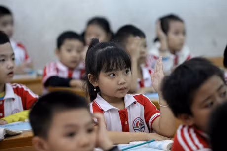 Bộ Giáo dục sắp thí điểm dạy tiếng Nga, tiếng Trung như ngoại ngữ thứ nhất ảnh 1