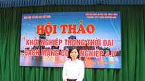 Cô giáo trẻ Phan Thị Thuyên trăn trở khi trong thời kỳ mới, các em không mặn mà với văn học, xa rời văn hóa đọc (Ảnh: LC)