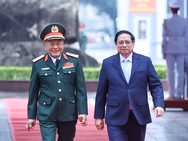 Lãnh đạo Tổng cục II, Bộ Quốc phòng đón Thủ tướng Phạm Minh Chính đến thăm. Ảnh: VGP/Nhật Bắc Lãnh đạo Tổng cục II, Bộ Quốc phòng đón Thủ tướng Phạm Minh Chính đến thăm. Ảnh: VGP/Nhật Bắc