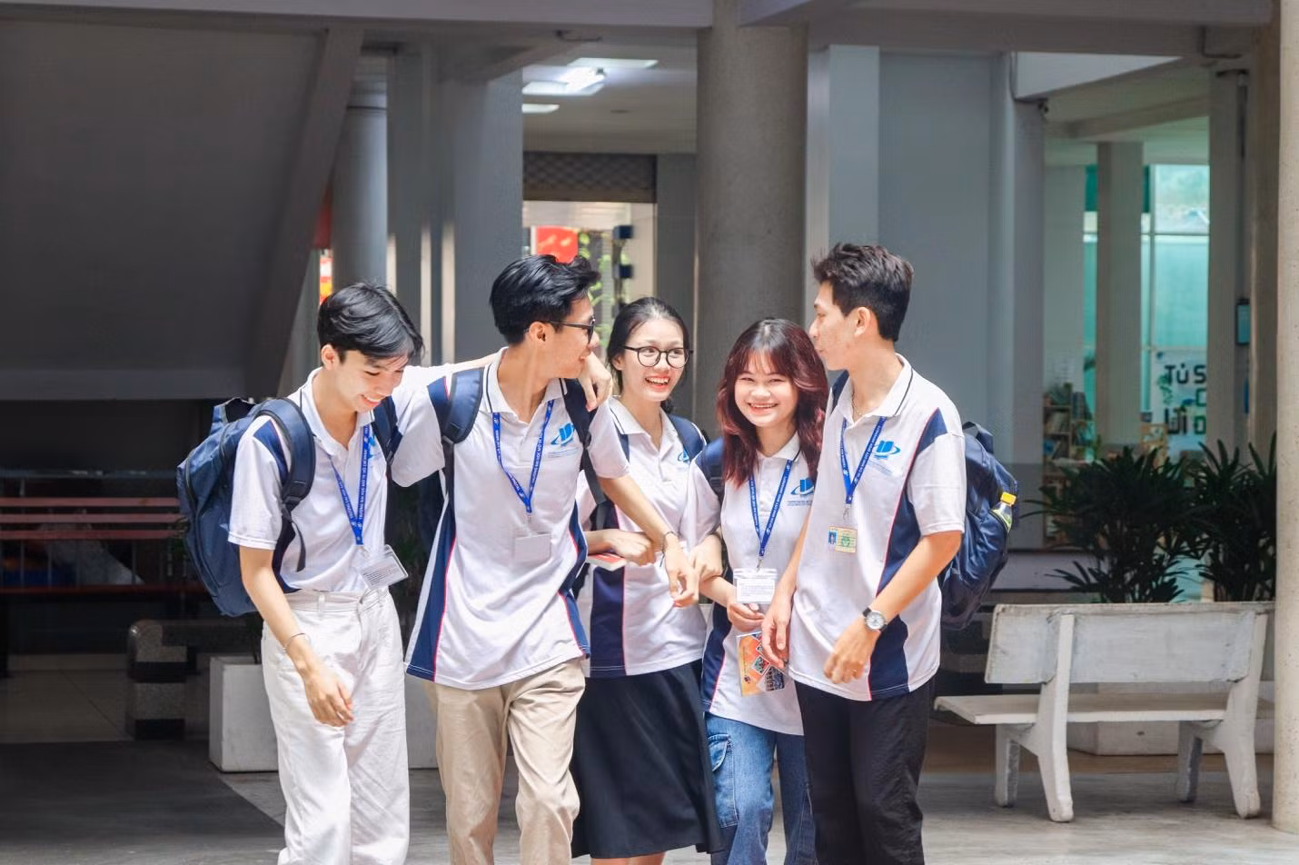 Hướng nghiệp việc làm.