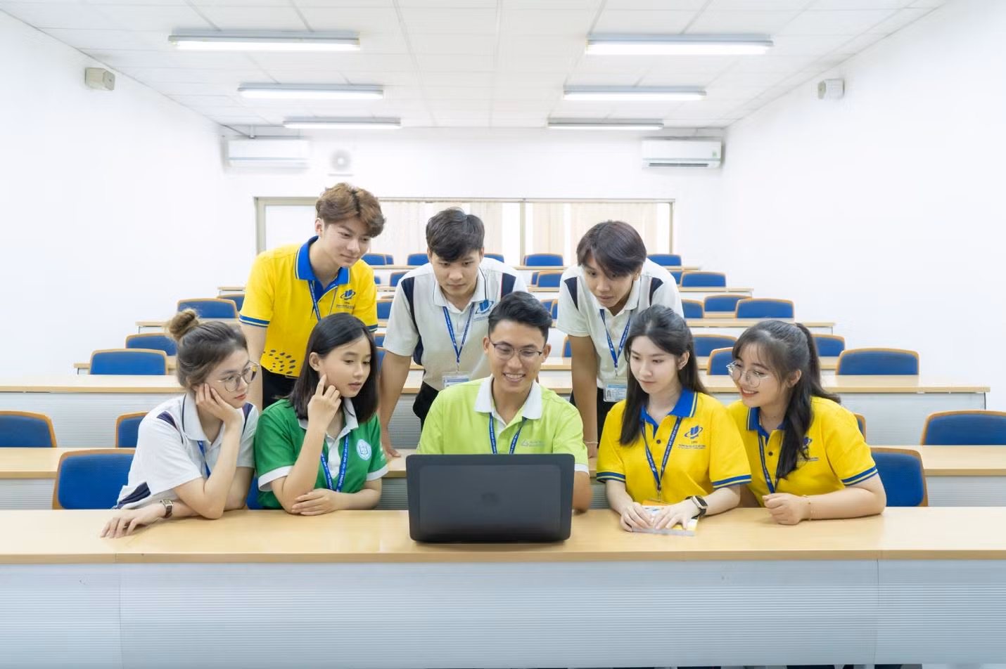 Tư vấn, hỗ trợ trong học tập, nghiên cứu khoa học.