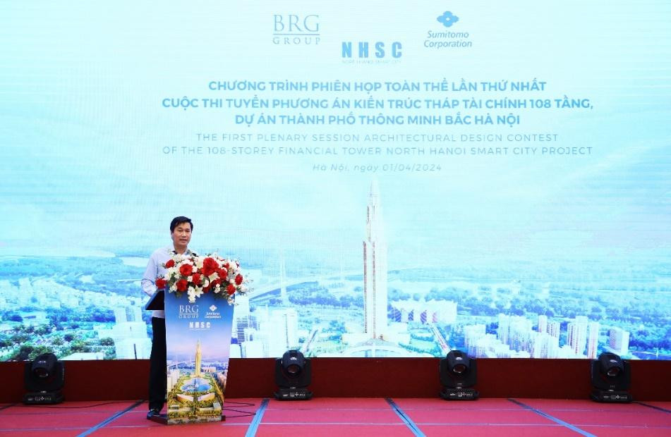 Tiến sĩ Nguyễn Tường Văn, Thứ trưởng Bộ Xây dựng phát biểu tại phiên họp.