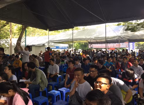 Hàng ngàn thí sinh ở phía Nam đã đến với Ngày hội tư vấn xét tuyển Đại học, Cao đẳng 2017 (ảnh: P.L)