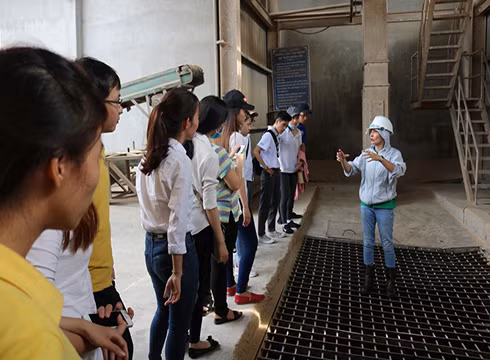 Sinh viên ngành logistics của BVU đi thực tế ở doanh nghiệp (ảnh: BVU) Sinh viên ngành logistics của BVU đi thực tế ở doanh nghiệp (ảnh: BVU)