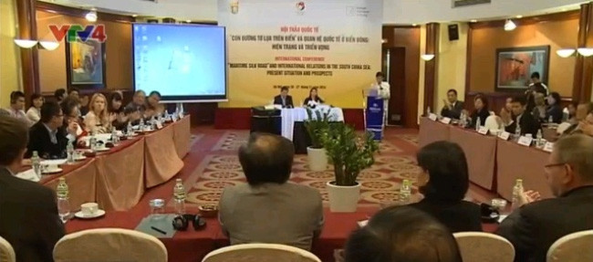 “Hội thảo quốc tế: Con đường Tơ lụa trên biển và quan hệ quốc tế ở Biển Đông: Hiện trạng và triển vọng” do Đại học Khoa học xã hội và nhân văn Hà Nội tổ chức ngày 26, 27/11. Ảnh: VTV.