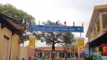 Trường tiểu học Tiên Sơn có địa chỉ ở thôn Thần Chúc, xã Tiên Sơn, huyện Việt Yên, tỉnh Bắc Giang, nơi nghi xảy ra vụ việc thầy giáo M. có hành vi véo tai, véo mũi hơn 10 em học sinh lớp 5A. Ảnh: Công Tiến