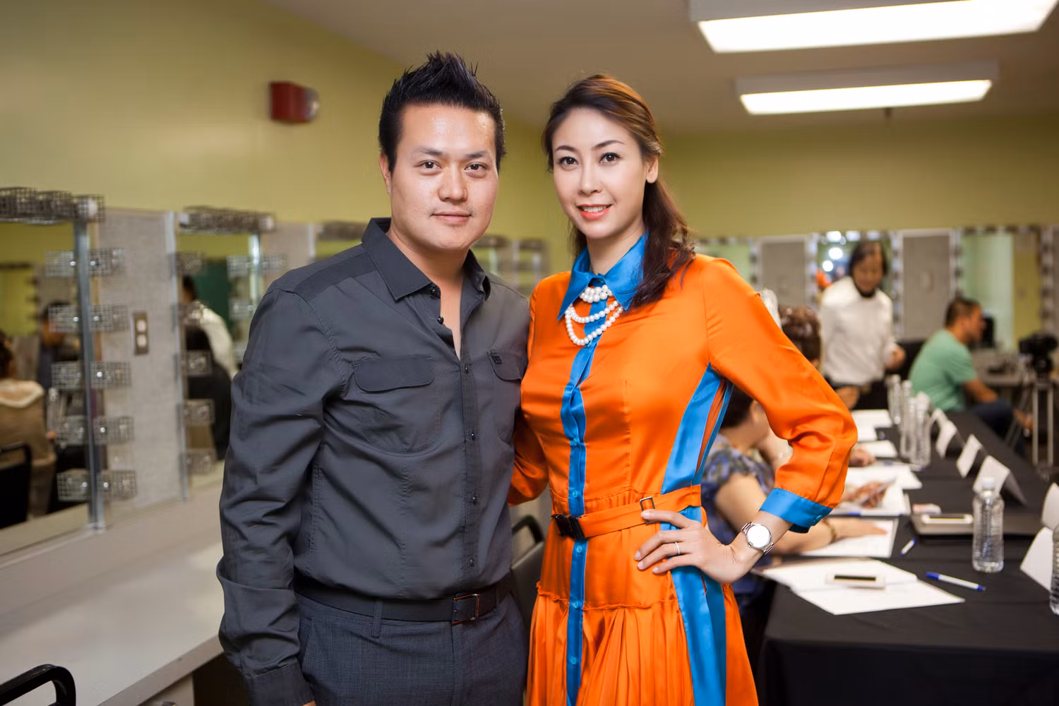 Dù các cuộc thi Hoa hậu của Minh Chánh bị gọi là chương trình tạp kĩ hoặc "Hoa hậu ao làng" nhưng Hà Kiều Anh vẫn thường xuyên đồng hành bên cạnh "ông bầu" này nhiều năm nay.