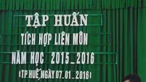 Để chuẩn bị cho 2 môn "tích hợp" trong chương trình mới, Bộ Giáo dục và Đào tạo đã triển khai tập huấn dạy học tích hợp liên môn (Lý - Hóa - Sinh / Khoa học tự nhiên; Sử - Địa / Lịch sử và Địa lý) trong khi chương trình, sách giáo khoa 2 môn "tích hợp" này chưa có. Ảnh minh họa một buổi tập huấn tích hợp liên môn tại trường Trung học phổ thông Bùi Thị Xuân năm 2016, nguồn: thpt-btxuan.thuathienhue.edu.vn.