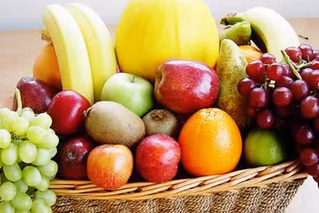 Trái cây tốt nhất cung cấp đầy đủ những loại vitamin cần thiết giúp mái tóc bạn không bị gãy rụng.