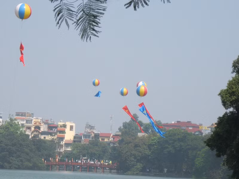Xa mờ.