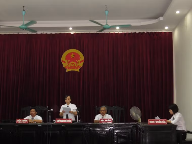 Phiên tòa sơ thẩm xét xử ở Thanh Hóa Phiên tòa sơ thẩm xét xử ở Thanh Hóa