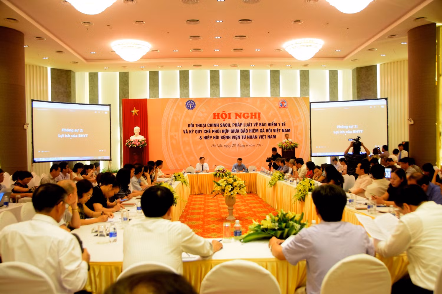 Toàn cảnh Hội nghị đối thoại chính sách, pháp luật về bảo hiểm y tế - ảnh: Hoàng Lực.