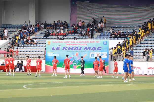 Những trận đấu đầu tiên của mùa giải bóng đá học sinh trung học phổ thông Hà Nội - An ninh Thủ đô lần thứ XXI - 2022 Cúp Number 1 Active đã chính thức bắt đầu. Những trận đấu đầu tiên của mùa giải bóng đá học sinh trung học phổ thông Hà Nội - An ninh Thủ đô lần thứ XXI - 2022 Cúp Number 1 Active đã chính thức bắt đầu.