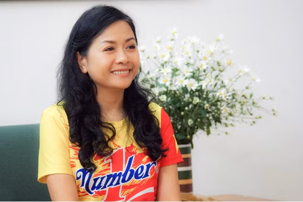 Phó Tổng giám đốc Tập đoàn Tân Hiệp Phát – Trần Uyên Phương gửi lời chia sẻ đến đội tuyển tham gia giải. Phó Tổng giám đốc Tập đoàn Tân Hiệp Phát – Trần Uyên Phương gửi lời chia sẻ đến đội tuyển tham gia giải.
