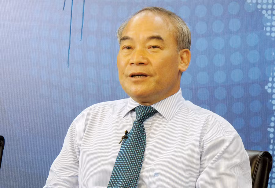 Phân dạy chéo ban, giáo viên mệt mỏi, học sinh mất hứng thú học tập ảnh 2 Phân dạy chéo ban, giáo viên mệt mỏi, học sinh mất hứng thú học tập ảnh 2