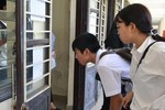 Người đã học xong trình độ cao đẳng nhưng không có bằng cấp ba, được học liên thông thẳng lên trình độ đại học nếu đáp ứng được các yêu cầu.(Trong ảnh: Học sinh ở Đà Nẵng xem số báo danh, chuẩn bị kỳ thi trung học phổ thông quốc gia năm 2018). Người đã học xong trình độ cao đẳng nhưng không có bằng cấp ba, được học liên thông thẳng lên trình độ đại học nếu đáp ứng được các yêu cầu.(Trong ảnh: Học sinh ở Đà Nẵng xem số báo danh, chuẩn bị kỳ thi trung học phổ thông quốc gia năm 2018).