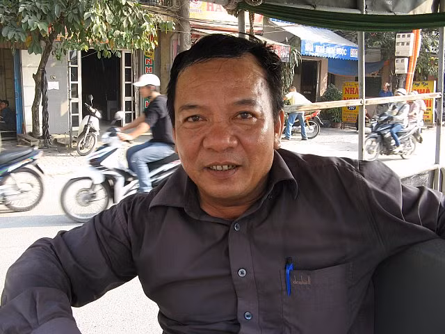 Ông Trần Đức Thành, thương binh mất 24% sức khỏe, quê ở xã Giao Thiện, Giao Thủy, Nam Định bất bình với chủ trương của tỉnh mình. Ảnh Xuân Trung Ông Trần Đức Thành, thương binh mất 24% sức khỏe, quê ở xã Giao Thiện, Giao Thủy, Nam Định bất bình với chủ trương của tỉnh mình. Ảnh Xuân Trung