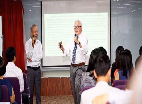 Buổi thuyết giảng của Giáo sư James Riedel tại Trường Đại học Hoa Sen (ảnh: HSU)