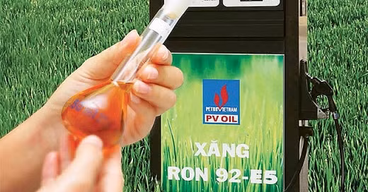 Trong hoạt động phân phối sản phẩm xăng dầu, hiện PVOIL chiếm khoảng 22% thị phần xăng dầu trong nước. Trong hoạt động phân phối sản phẩm xăng dầu, hiện PVOIL chiếm khoảng 22% thị phần xăng dầu trong nước.