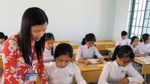 Giáo viên cần chủ động và đoàn kết để phát huy dân chủ trong trường học. (Ảnh minh họa: giaoducthoidai.vn) Giáo viên cần chủ động và đoàn kết để phát huy dân chủ trong trường học. (Ảnh minh họa: giaoducthoidai.vn)