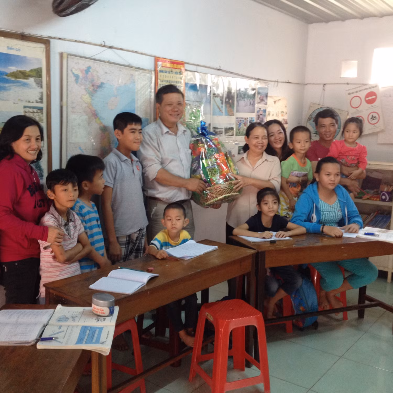 Tấm lòng chia sẻ yêu thương của các giáo viên Bình Thuận ảnh 1 Tấm lòng chia sẻ yêu thương của các giáo viên Bình Thuận ảnh 1