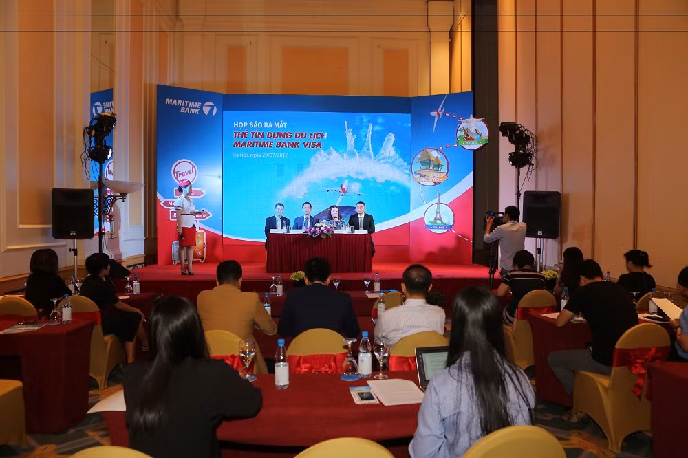 Cơ hội hoàn tiền tới 32 triệu đồng với thẻ Tín dụng Du lịch Maritime Bank Visa. Cơ hội hoàn tiền tới 32 triệu đồng với thẻ Tín dụng Du lịch Maritime Bank Visa.