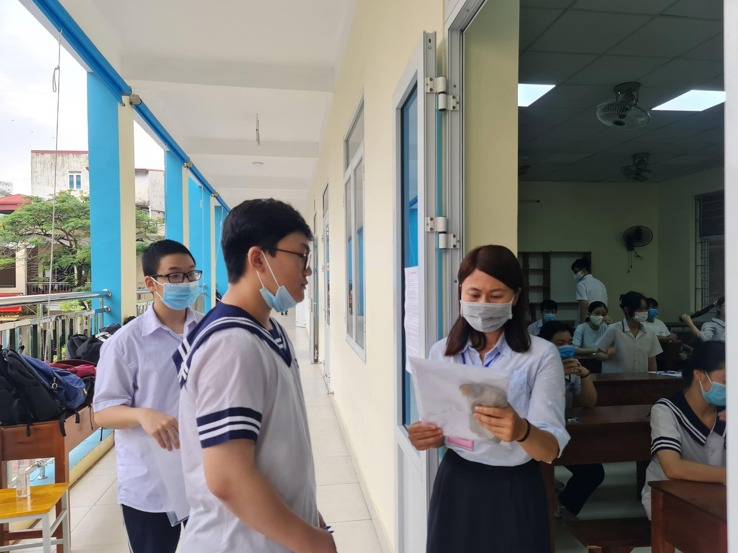 Học sinh tham gia Kỳ thi tuyển sinh vào lớp 10 Trung học phổ thông năm học 2021 - 2022 (Ảnh: LT)