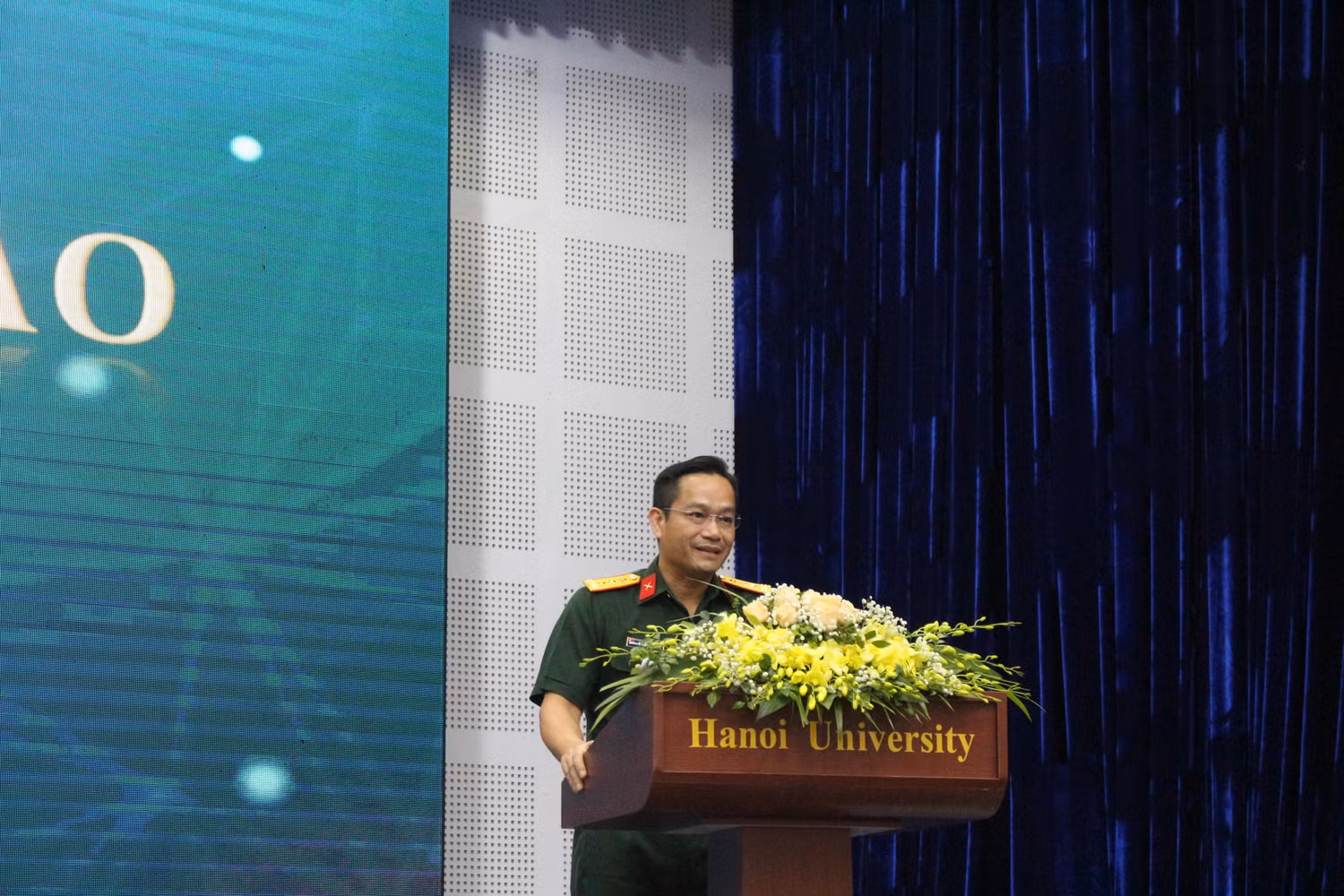 Tiến sĩ Bùi Quang Tuyến - Giám đốc Học viện Viettel chia sẻ tại buổi Hội thảo. (Ảnh: Phạm Minh)